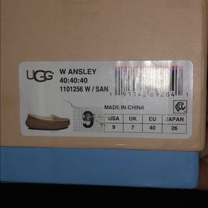 UGG ANSLEY